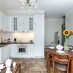 Cheerful Air Conditioned With Mezzanine And Parking - Old Town * Kraków