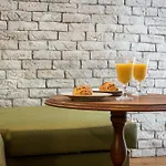 Cheerful Air Conditioned With Mezzanine And Parking - Old Town Lägenhet *