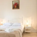 Cheerful Air Conditioned With Mezzanine And Parking - Old Town 크라쿠프