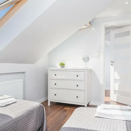 Cheerful Air Conditioned With Mezzanine And Parking - Old Town *
