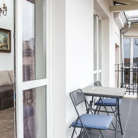 Apartman Cheerful Air Conditioned With Mezzanine And Parking - Old Town