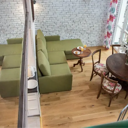 Cheerful Air Conditioned With Mezzanine And Parking - Old Town Daire
