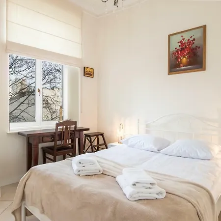 Cheerful Air Conditioned With Mezzanine And Parking - Old Town *