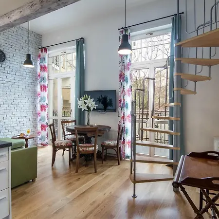 Cheerful Air Conditioned With Mezzanine And Parking - Old Town * クラクフ