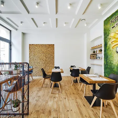 Cheerful Air Conditioned With Mezzanine And Parking - Old Town *