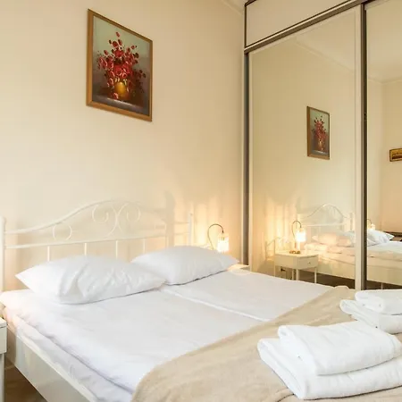 Cheerful Air Conditioned With Mezzanine And Parking - Old Town アパート クラクフ