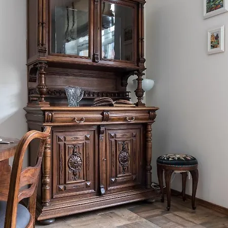 Cheerful Air Conditioned With Mezzanine And Parking - Old Town アパート クラクフ