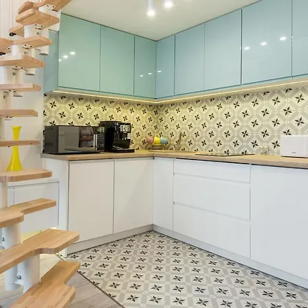 דירה Cheerful Air Conditioned With Mezzanine And Parking - Old Town *