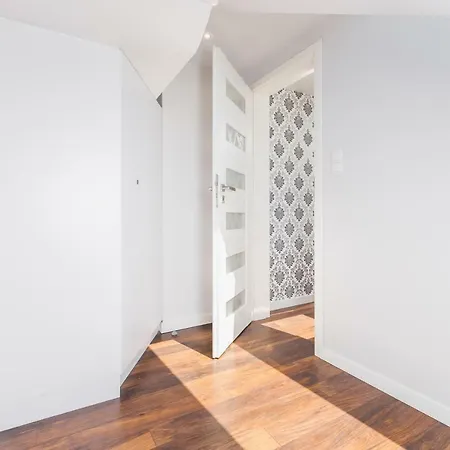 아파트 Cheerful Air Conditioned With Mezzanine And Parking - Old Town *