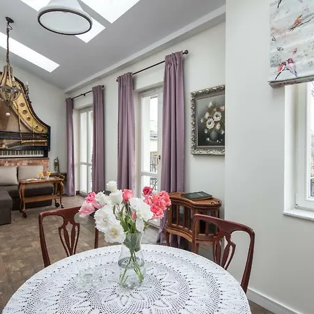 Cheerful Air Conditioned With Mezzanine And Parking - Old Town 크라쿠프