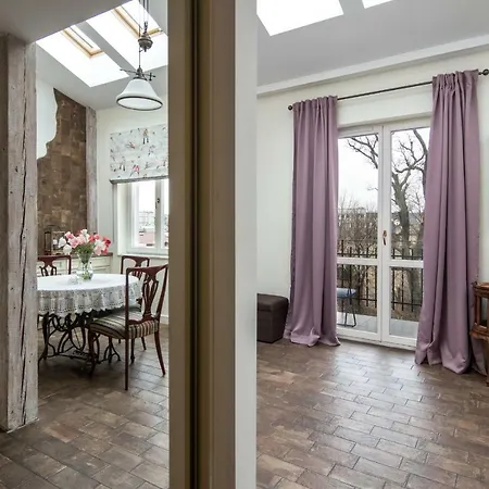 דירה Cheerful Air Conditioned With Mezzanine And Parking - Old Town