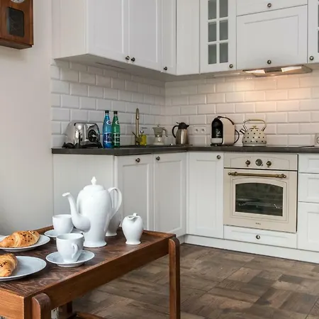 Cheerful Air Conditioned With Mezzanine And Parking - Old Town דירה