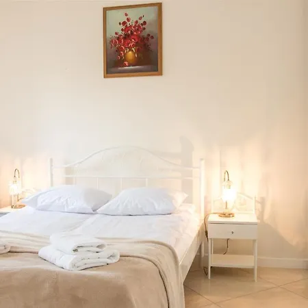 Cheerful Air Conditioned With Mezzanine And Parking - Old Town 크라쿠프